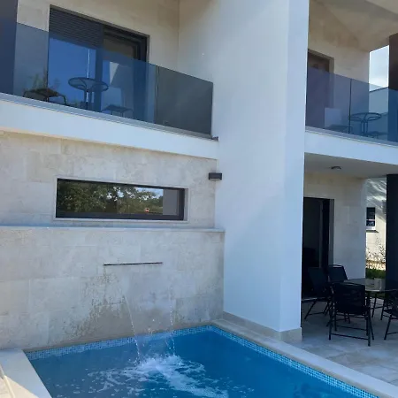 Villa Sunshine Dvori Marcana